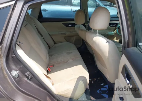 2015 Nissan Altima 2.5 S z USA, uszkodzony, nr VIN 1N4AL3AP3FN349972